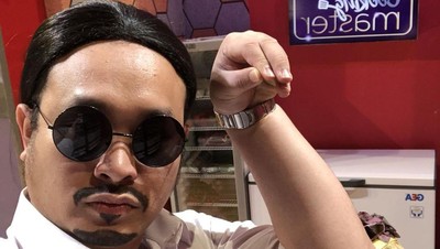 Gaya Gilang Dirga Saat Masak hingga Tiru Salt Bae