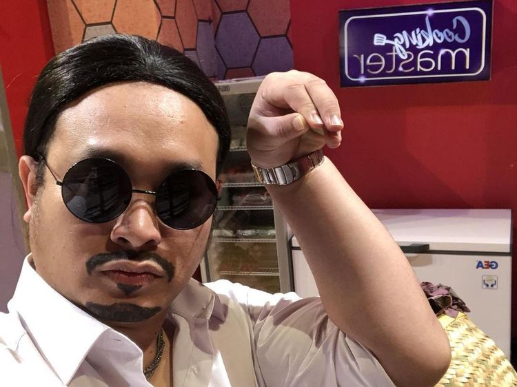 Gaya Gilang Dirga Saat Masak hingga Tiru Salt Bae