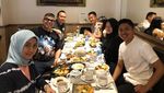 Gaya Gilang Dirga Saat Masak hingga Tiru Salt Bae