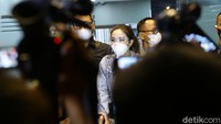 Sebelumnya, Gisella Anastasia tiba di Polda Metro Jaya pada pukul 09.00 WIB. 
