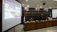 Konteks peristiwa yang kedua terjadi setelah KM 50 Tol Cikampek. Sebanyak 4 orang laskar FPI yang masih hidup dibawa oleh polisi dan kemudian ditemukan tewas. 