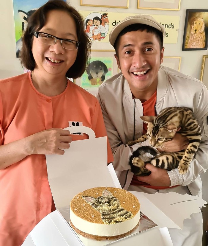 Irfan Hakim Kompaknya Irfan Hakim saat Makan Bareng Istri dan Anak-anaknya