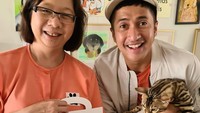Belakangan namanya jadi heboh setelah menyebut dirinya sempat dinyatakan positif COVID-19. Hal tersebut diungkap olehnya melalui video yang diunggah di channel YouTube DeHakims. Foto: Instagram @irfanhakim75