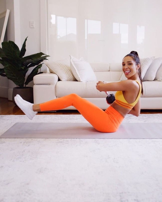 Kamu bukan laki-laki jika punya otot. Kamu kuat dan hebat dan jangan biarkan orang mengatakan kamu sebaliknya, lanjut wanita asal Australia itu. Foto: Instagram @kayla_itsines