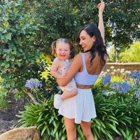 Kayla mengembangkan kariernya dari trainer menjadi penulis buku Bikini Body Guides dan meluncurkan sebuah aplikasi olahraga Sweat with Kayla. Foto: Instagram @kayla_itsines