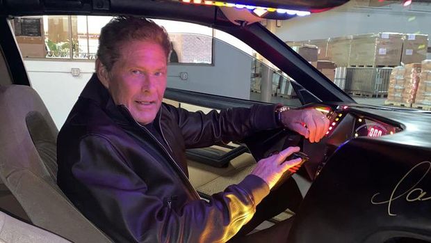 Mobil KITT dari film televisi Knight Rider