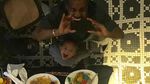 Gaya Kim Kardashian dan Kanye West Saat Makan Bersama Keluarga