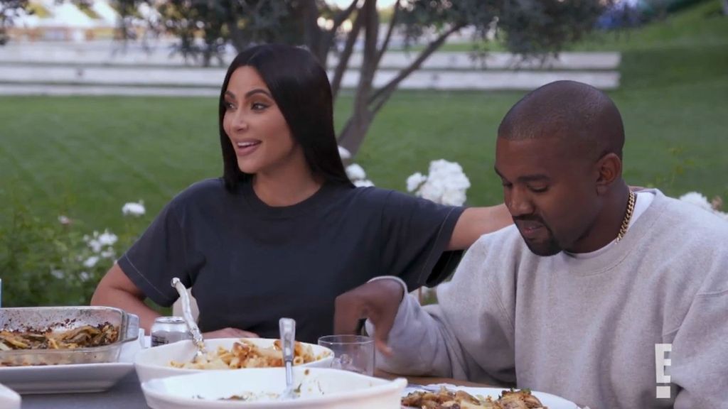 Kompaknya Kim Kardashian dan Kanye West Saat Makan Bareng Keluarga
