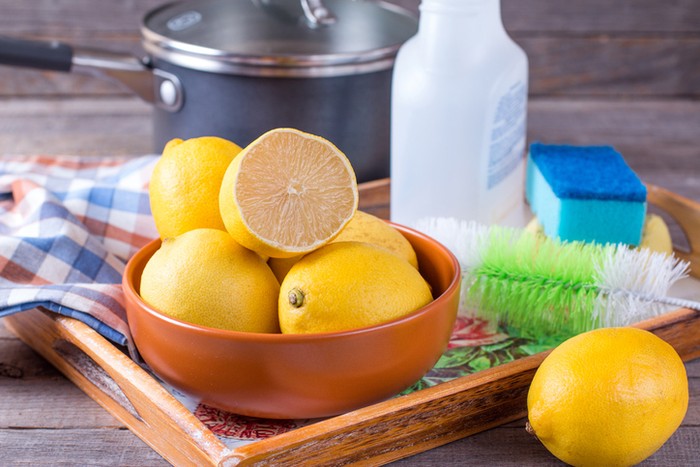 Manfaat Lemon yang Ampuh Bersihkan Perabot Rumah