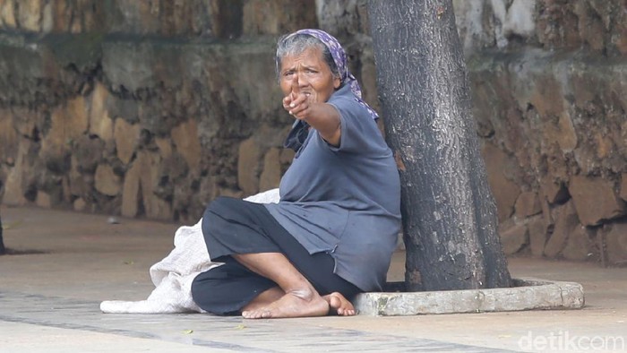 Masih Ada Lho Tunawisma di Sudirman Pemprov DKI Jakarta punya pendapat berbeda soal tunawisma di jantung Ibu Kota. Nyatanya, masih ada lho beberapa tunawisma di kawasan Sudirman.
