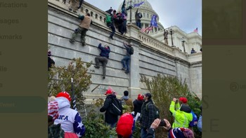 Digambarkan seperti adegan dalam game Assassins Creed. Foto: istimewa