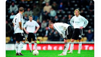 Pertahanan polisi di gedung Capitol laksana para bek sepakbola yang kecewa karena banyak kebobolan. Foto: istimewa