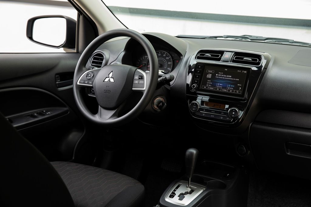 Mitsubishi Mirage berwajah Xpander