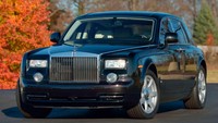 Kalu, Rolls-Royce Panthom 2010 ini terdaftar melalui Mecum Auctions, ini adalah salah satu mobil mewah yang digunakan Trump sebelum dia pindah ke Gedung Putih. Foto: Mecum