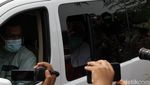 Momen Lambaian Tangan Abu Bakar Baasyir di Ngruki