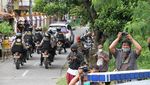 Momen Lambaian Tangan Abu Bakar Baasyir di Ngruki