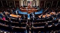 Diketahui sebelumnya, massa pendukung Trump menyerbu saat anggota senat dan kongres tengah membahas soal pengesahan hasil Pilpres AS dengan Biden sebagai pemenangnya. Brendan Smialowski / AFP