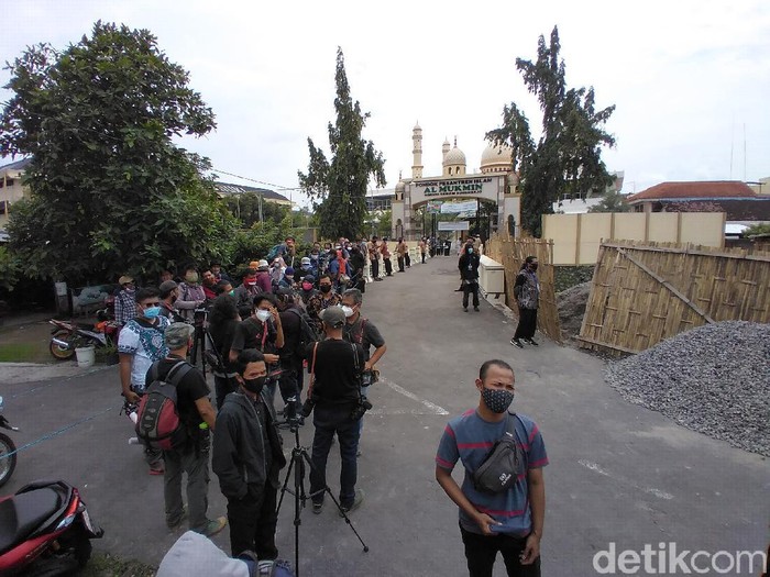 Pintu utara Pondok Pesantren Al-Mukmin Ngruki jelang kepulangan Abu Bakar Baasyir, Jumat (8/1/2021).