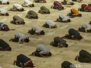 Urutan Sholat dan Bacaannya, Pelajari agar Tidak Salah