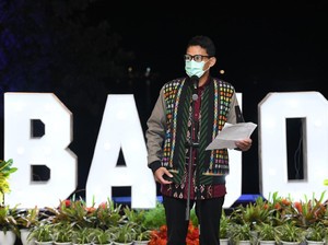 Jokowi Hampir Makan Buah Berformalin di Labuan Bajo, Sandiaga Wanti-wanti Hal Ini