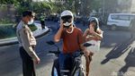 Potret Bule Ngeyel Langgar Prokes di Bali, Disanksi Malah Ketawa-ketiwi