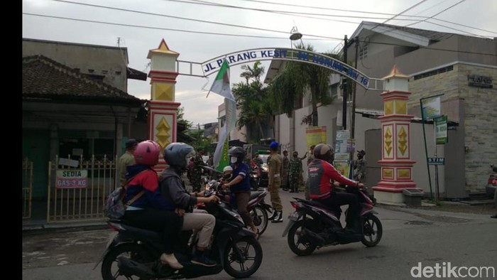 Spanduk penyambutan Baasyir dicopoti Satpl PP
