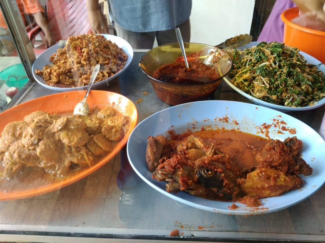 Suasana di Warung Nasi Bang Tunoq