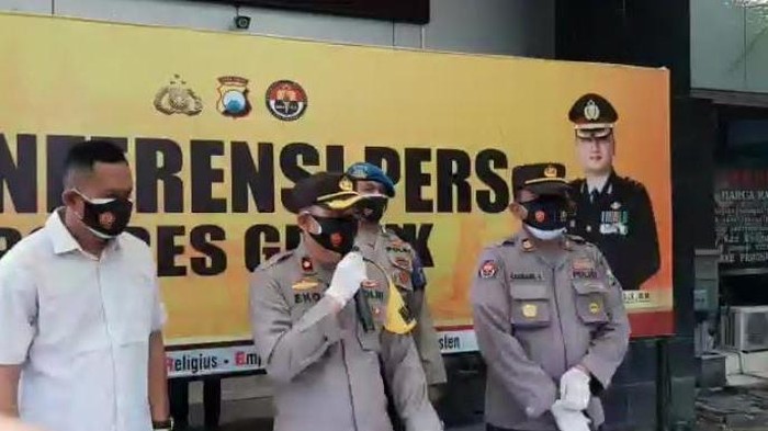 viral bupati lumajang disuapi nakes berhazmat