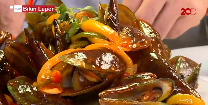 Bikin Laper! Puas Makan Kerang Ijo hingga Cumi Bakar Jumbo