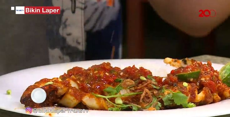 Bikin Laper! Puas Makan Kerang Ijo hingga Cumi Bakar Jumbo