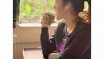 Cantiknya Puy Brahmantya, Artis FTV yang Doyan Ngopi