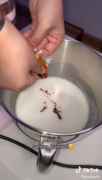 Kakak Adik Bikin Es Krim Indomie