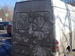 Kreatif! Karya Seni Iseng dari Truk Kotor