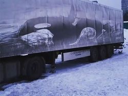 Kreatif! Karya Seni Iseng dari Truk Kotor