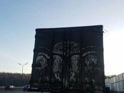 Kreatif! Karya Seni Iseng dari Truk Kotor