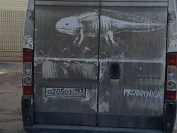 Kreatif! Karya Seni Iseng dari Truk Kotor