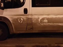 Kreatif! Karya Seni Iseng dari Truk Kotor