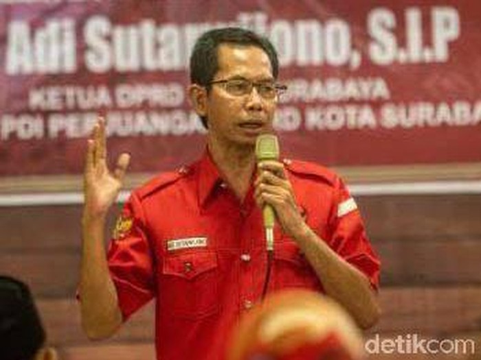 HUT ke-48, PDIP Surabaya Bagi-bagi Tumpeng untuk Rakyat dan Anak Yatim
