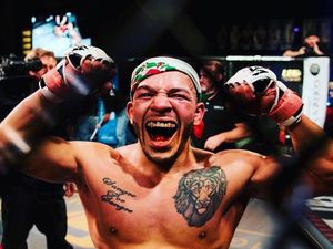 Petarung UFC Tusuk Saudara Sendiri karena Bisikan Gaib