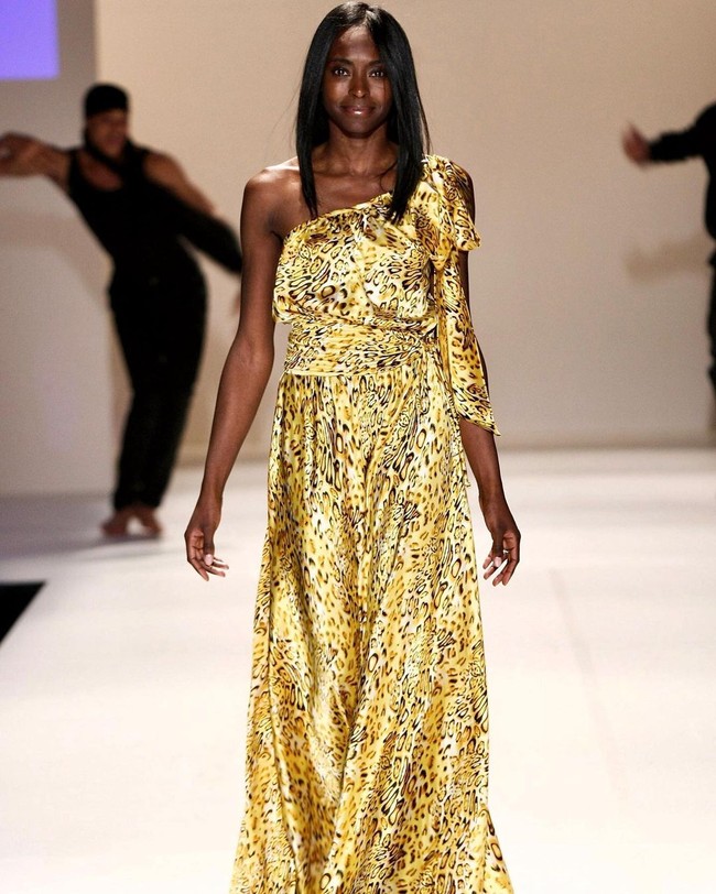 Aku ingin bertemu ibunya, dia sangat menyambut. Dia memelukku dan langsung memanggilku anaknya. Dia bilang, kamu adalah princess-ku. Ketika kamu dengar princess, semua ibu memanggil putri mereka princess. Jadi itu lah yang aku pikir dia katakan. Tapi ketika kami duduk dna dia bercerita tentang siapa anaknya, apa arti namanya, dari mana dia berasal, dan aku berkata, oh my goodness cerita Keisha. Foto: Instagram @keishaomilana