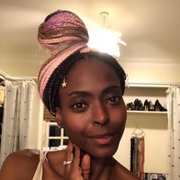 Keisha dan Pangeran Kunle yang bertemu 16 tahun punya kisah cinta yang cukup unik. Keisha mengaku bahwa awalnya ia tidak tahu jika pria yang naksir dengannya itu adalah seorang pangeran. Foto: Instagram @keishaomilana