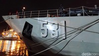 Total 10 Kapal Republik Indonesia (KRI) bakal diterjunkan aparat malam ini.