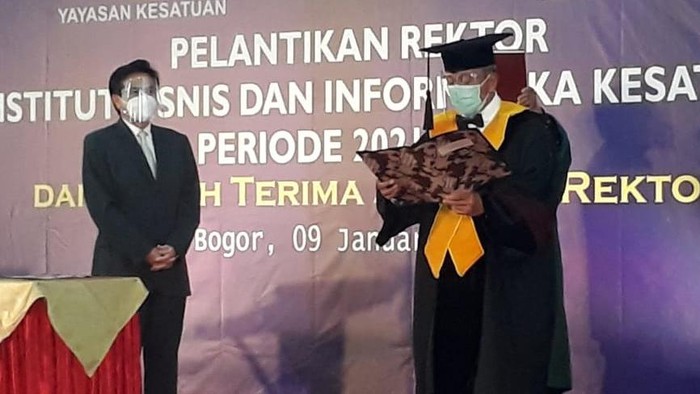 Rektor Institut Bisnis dan Informatika Kesatuan (IBIK) Bogor Moermahadi Soerja Djanegara mengatakan, sistem perkuliahan secara tatap muka harus tetap dilakukan meski secara umum perkuliahan secara daring diberlakukan.