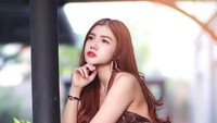 Ini dia Melda Rosita, model seksi yang video bajunya melorot dan jadi viral. Foto: Instagram