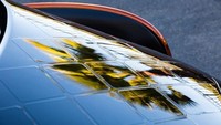 Untuk varian dengan bekal baterai berkapasitas 100 kWH misalnya, Aptera diklaim bisa mencapai 1.600 km sekali ngecas. Foto: Pool (Internet/ Caranddrive / Torquenews)