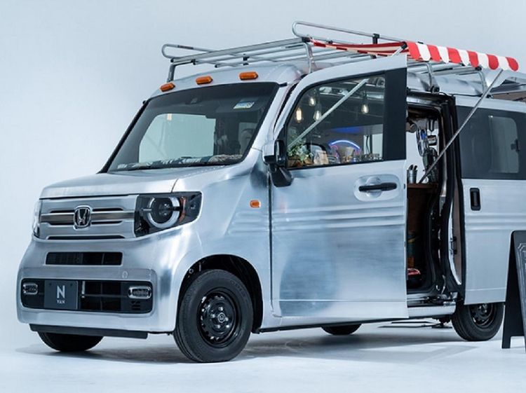 Mobil Mungil Jadi Kafe, Bisa!