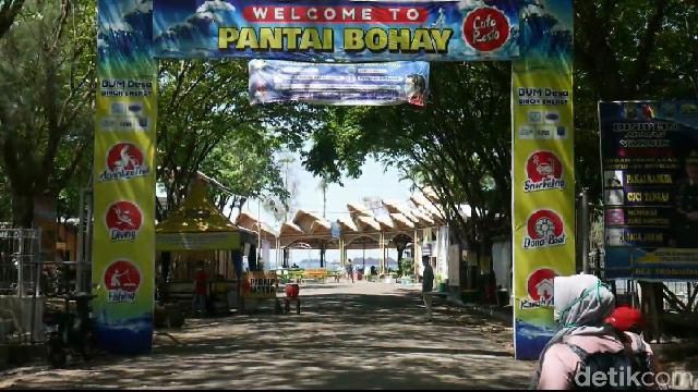 Pantai Bohay Paiton