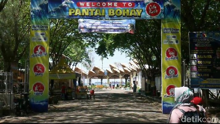 Pantai Bohay Paiton
