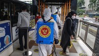 Selain DKI Jakarta, kasus Corona secara nasional juga memecahkan rekor menembus 10 ribu kasus.