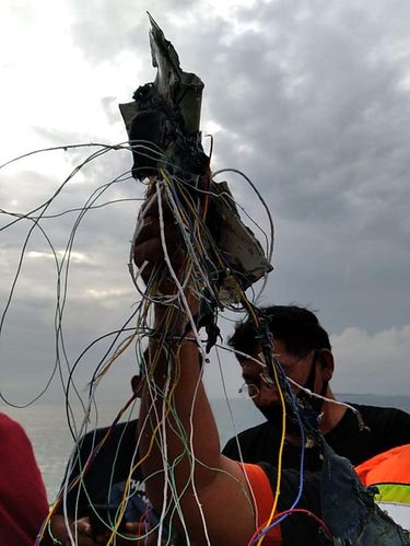 Puing diduga dari pesawat Sriwijaya Air PK-CLC yang hilang kontak di Kepulauan Seribu (dok Istimewa)
